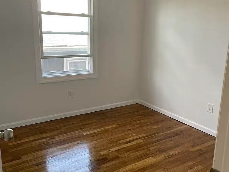 696 A Ave E #2 — Photo 12