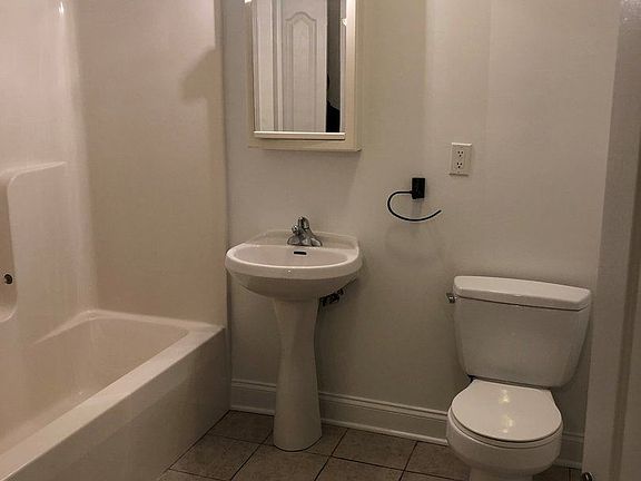 4th image of 52 Fairview St Ext APT 3