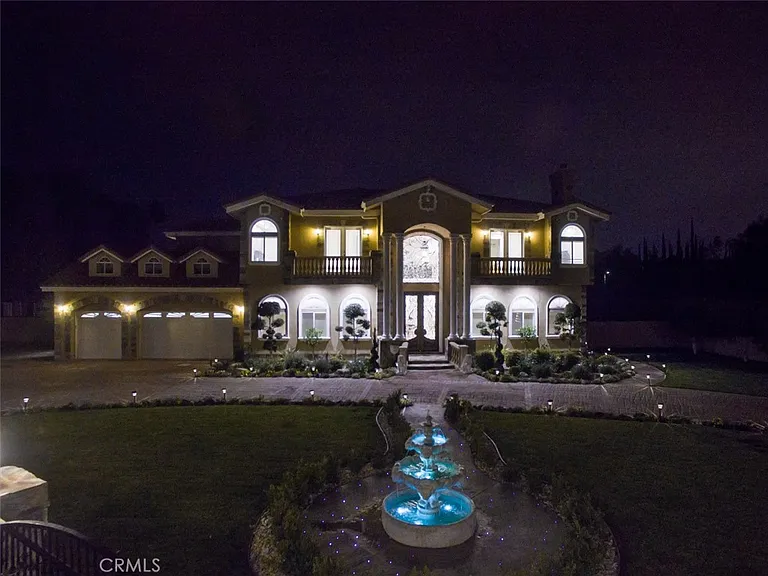 10062 Valley Circle Blvd — Photo 2