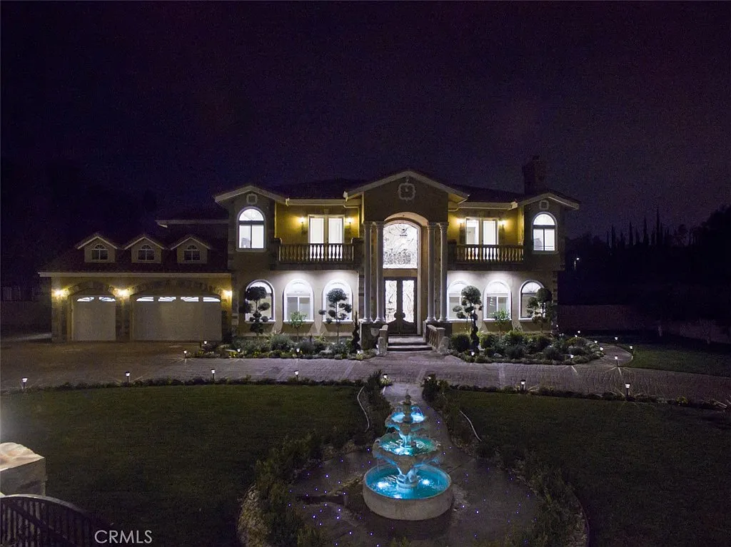 Building Photo - 10062 Valley Circle Blvd