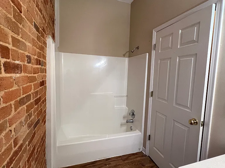 196 W Main St #4 — Photo 8