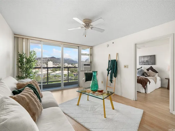 215 N King St APT 1206, Honolulu, HI 96817