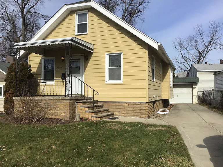 14704 Delaware Ave — Photo 16