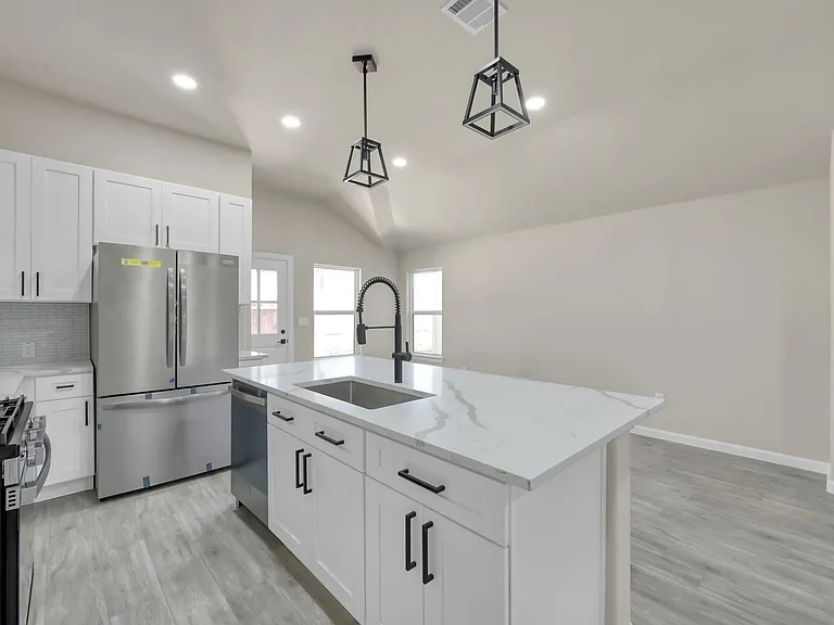 106 Harbor Court Dr — Photo 9