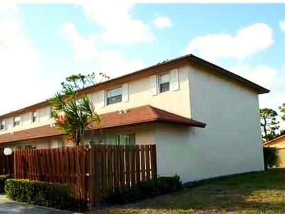 2nd image of 1130 Cypress Way E
