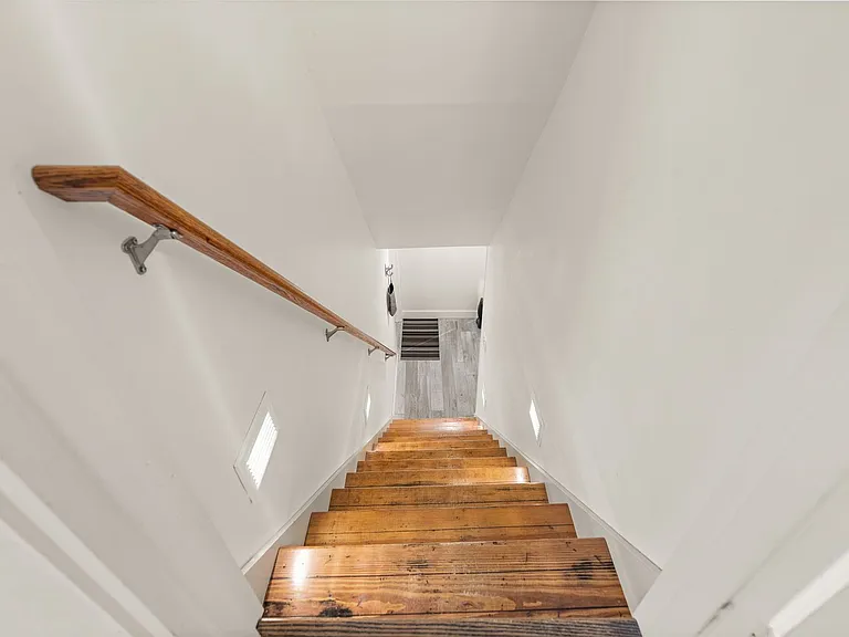 29 Canterbury Rd — Photo 26