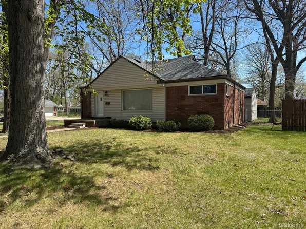 21260 Kipling St, Oak Park, MI 48237