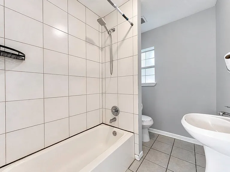 27 Kelly Ave NE #A — Photo 8