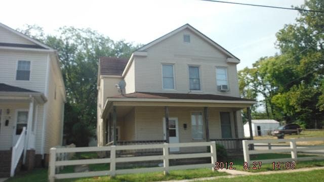 1st image of 314 W 26th St