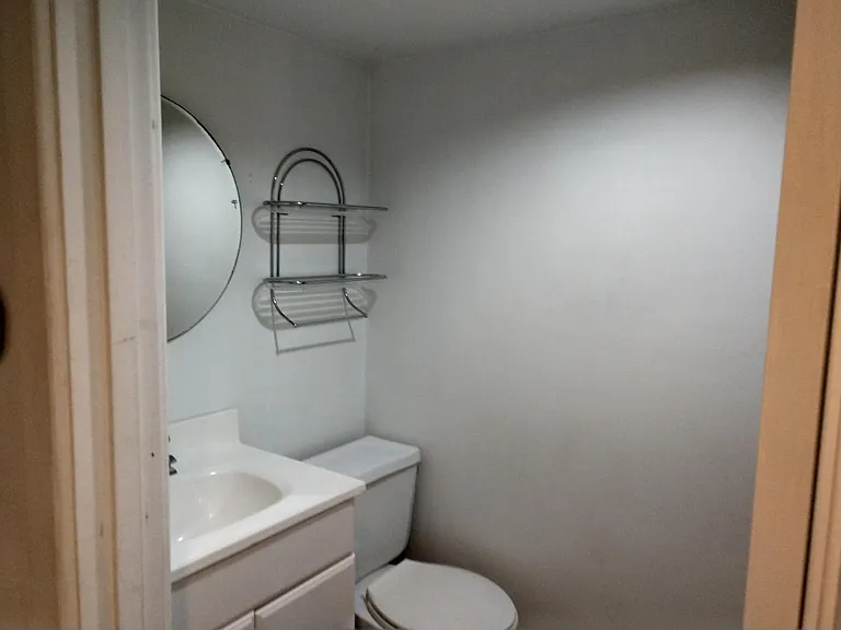 3538 Linwood Ave — Photo 9