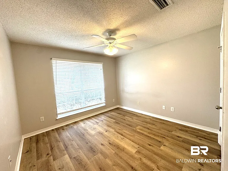 9964 Hollowbrook Ave — Photo 5