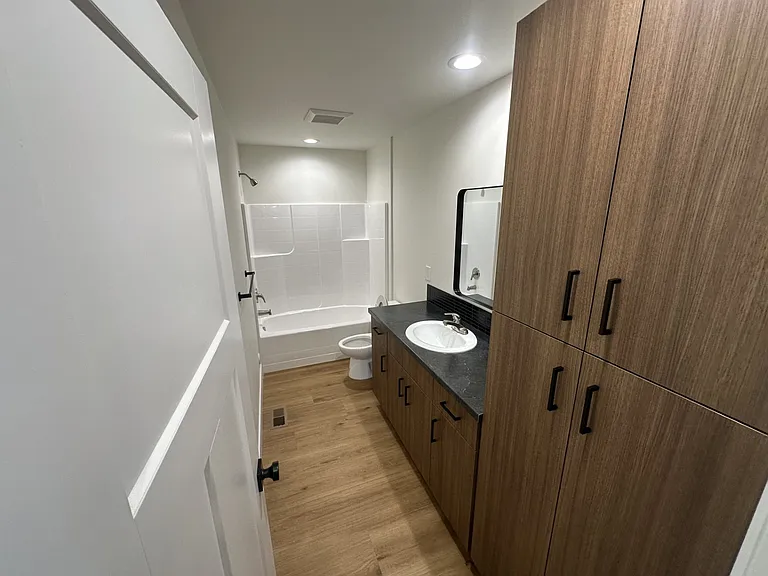 701 Schodde Ave #C — Photo 8