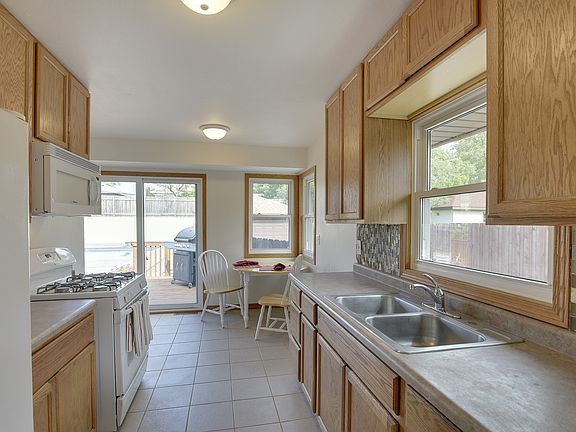 5th image of 4807 Jefferson St NE