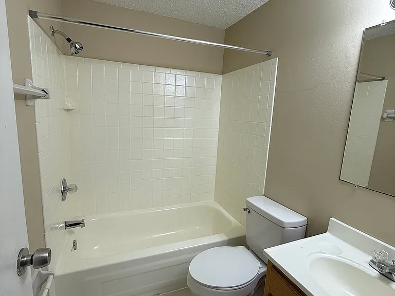 7276 Broadwyn Dr — Photo 9