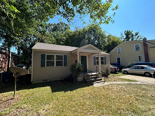 2344 Glendale Ave Photo 1