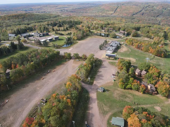 203-2486 Summit Dr, Wakefield, MI 49968