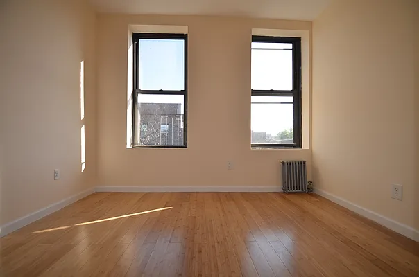 Rented by CITY SKYLINE REALTY INC | media 4