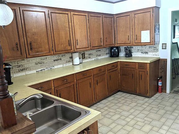 5th image of 2992 Berthiaume Dr