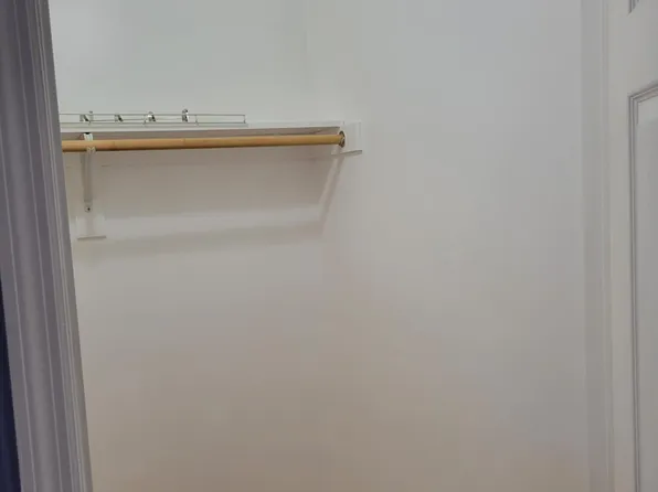 182 S 11th St, Newark, NJ 07107