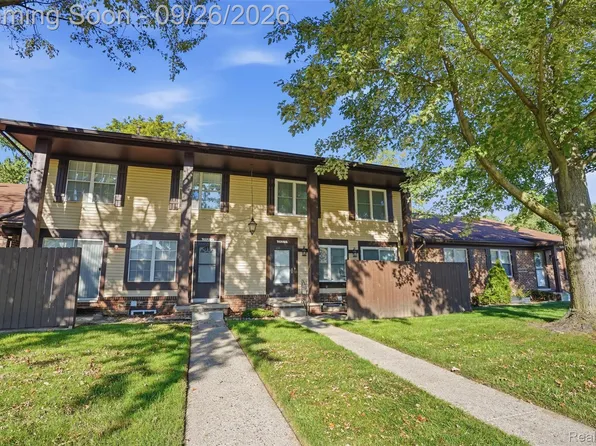 35275 Bristlecone Dr #9, Clinton Township, MI 48035