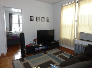 2055 29th St APT 3, Astoria, NY 11105