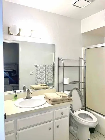 Upstairs bathroom