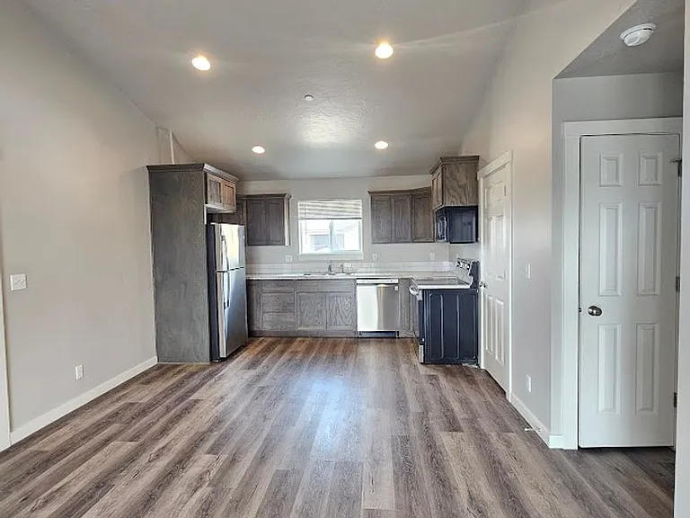 1011 Pirate Cove Dr — Photo 4