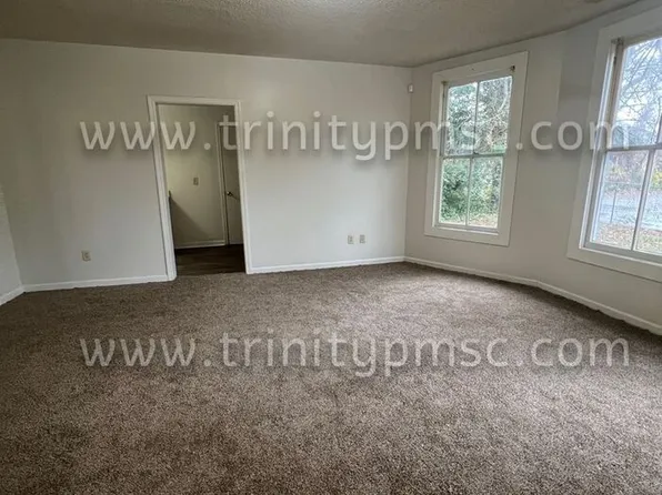 809 Edgefield St #B, Greenwood, SC 29646