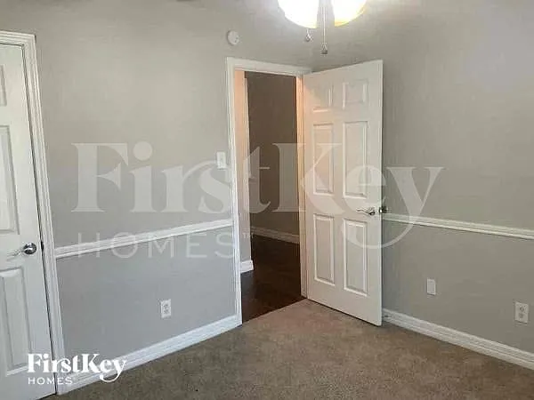 2411 Shady Brook Dr — Photo 8