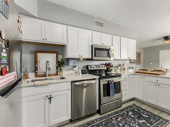 5th image of 2321 E 6th St #2