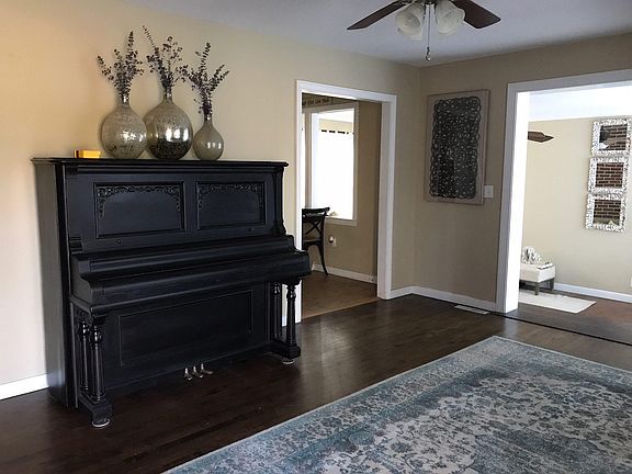 3rd image of 5144 Ashcroft Ave