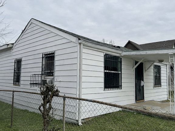 2nd image of 800 26th Ave N