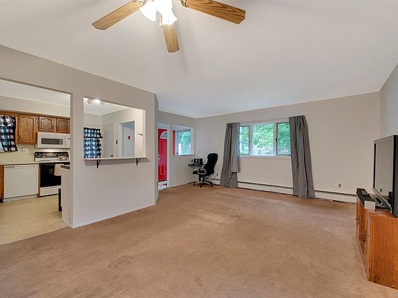 4th image of 89 Stuyvesant Ave