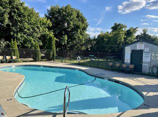 25 Log St APT 1B, Manchester, NH 03102