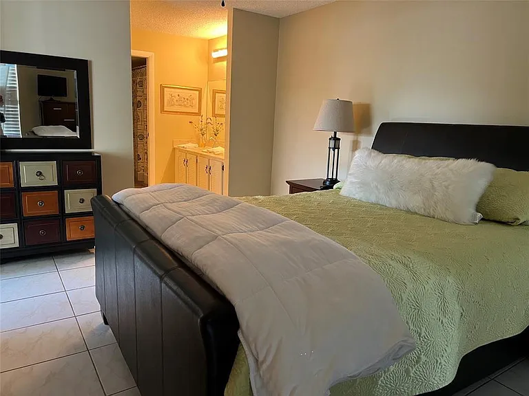 445 SE 21st Ave #201 — Photo 18