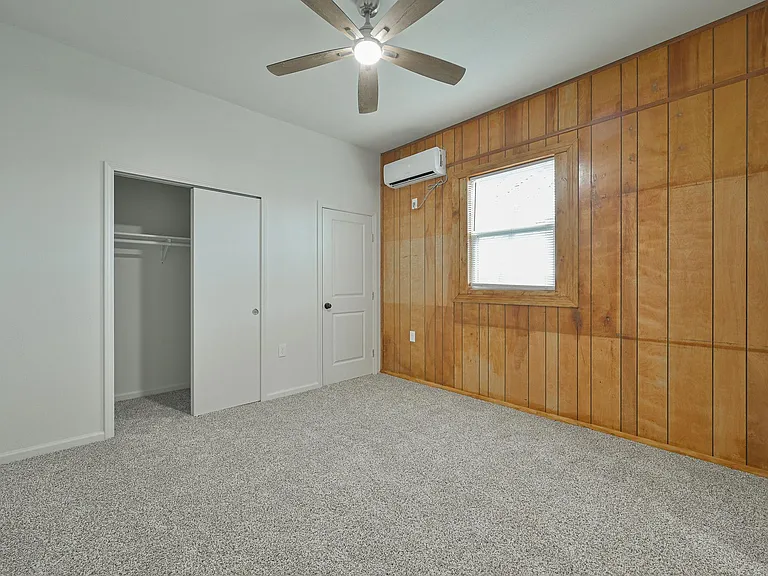 709 SE 10th St — Photo 11