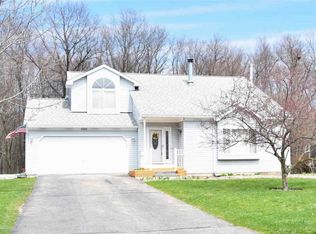 2080 Somerville Dr, Oxford, MI 48371