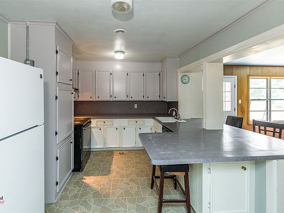 5th image of 3109 Gorton Rd