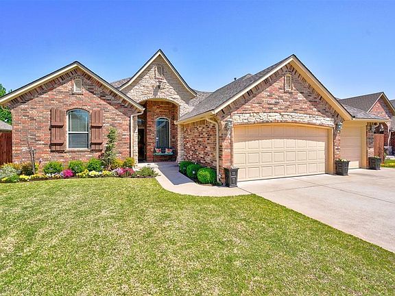 2nd image of 712 Lindsey Ln