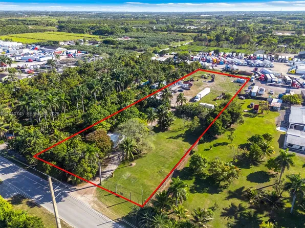 19750 SW 136th St, Miami, FL 33196