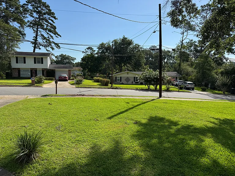 1108 Carissa Dr — Photo 3