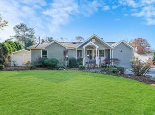 194 Commercial Blvd, Brentwood, NY 11717