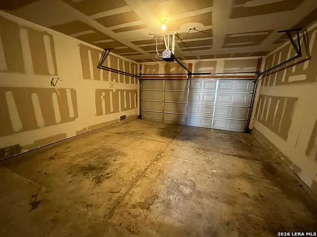 606 Campion Red — Photo 26