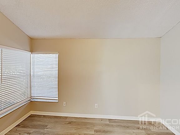 3rd image of 12820 Dunhill Dr