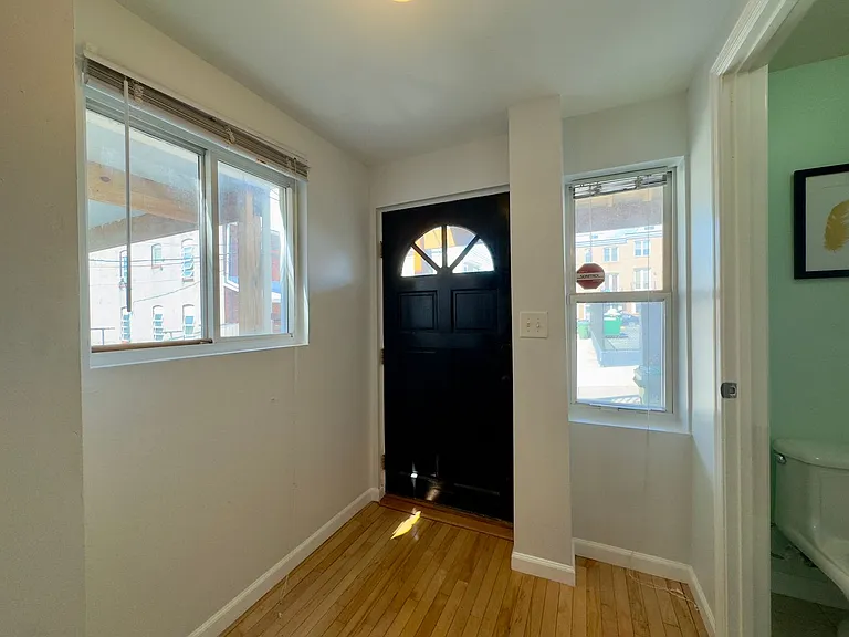 934 S East Ave — Photo 12