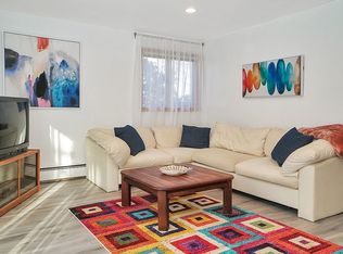 22 Wenwood Dr, Massapequa Park, NY 11762