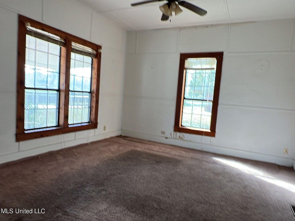 2nd image of 1136 N 13th Ave