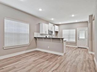 616 W Maple St, Rogers, AR 72756