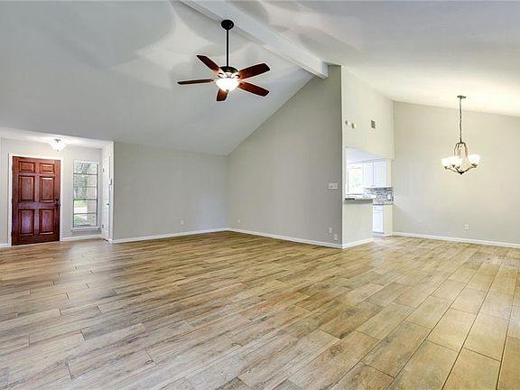 4th image of 4306 Oak Creek Dr