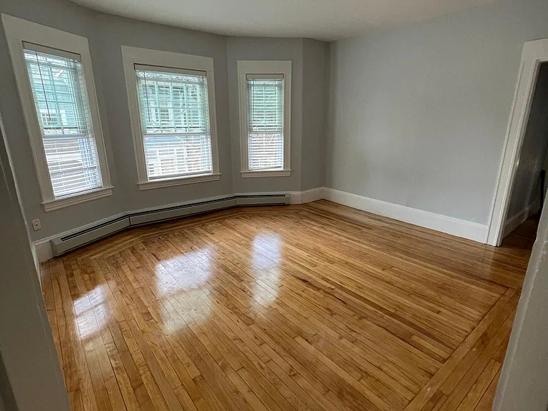 231 Foster St — Photo 7